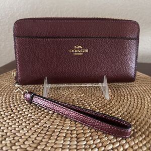 Coach Metallic Small Wristlet Soft Burgundy Wrist Strap Leather Bag Zip Handbag